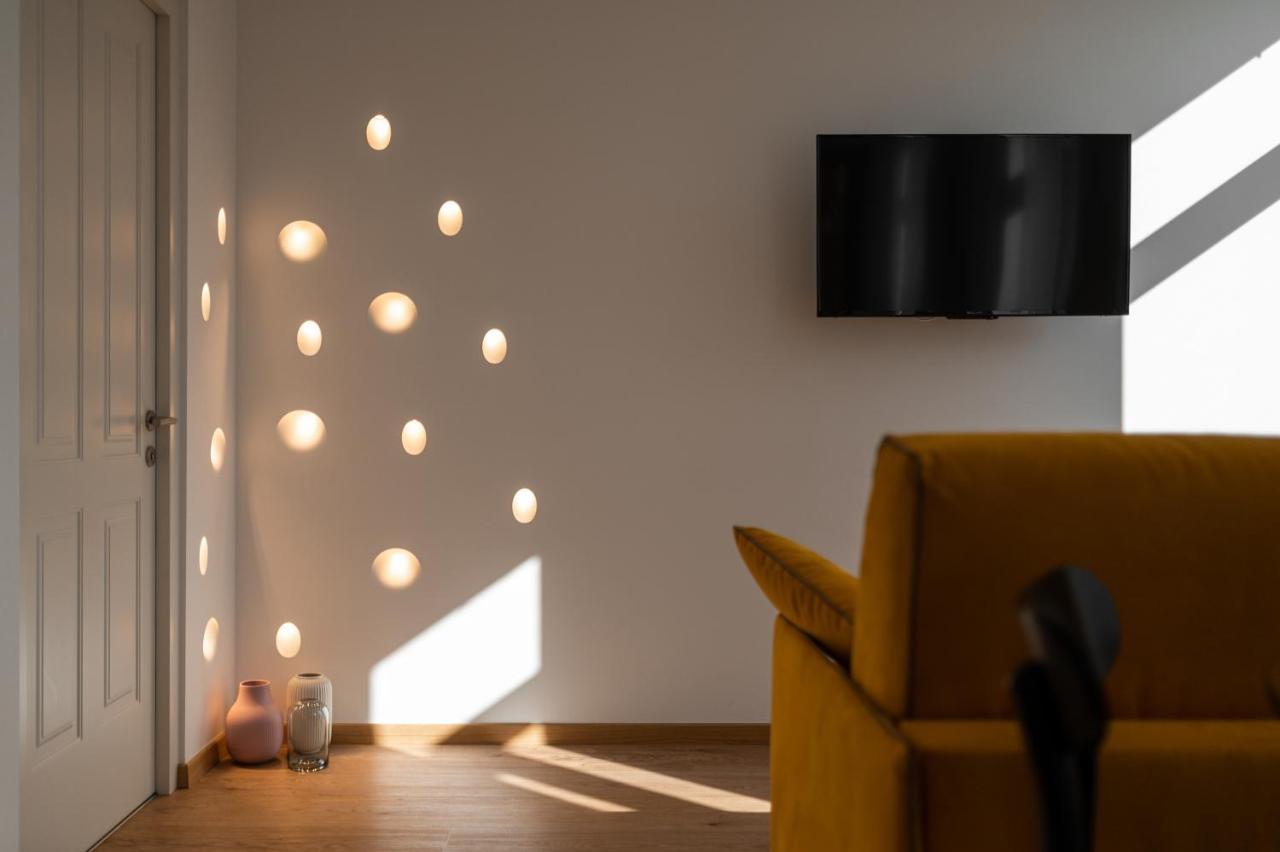 Guesthouse Diwine Merano Exteriér fotografie A 3D rendering of a living room