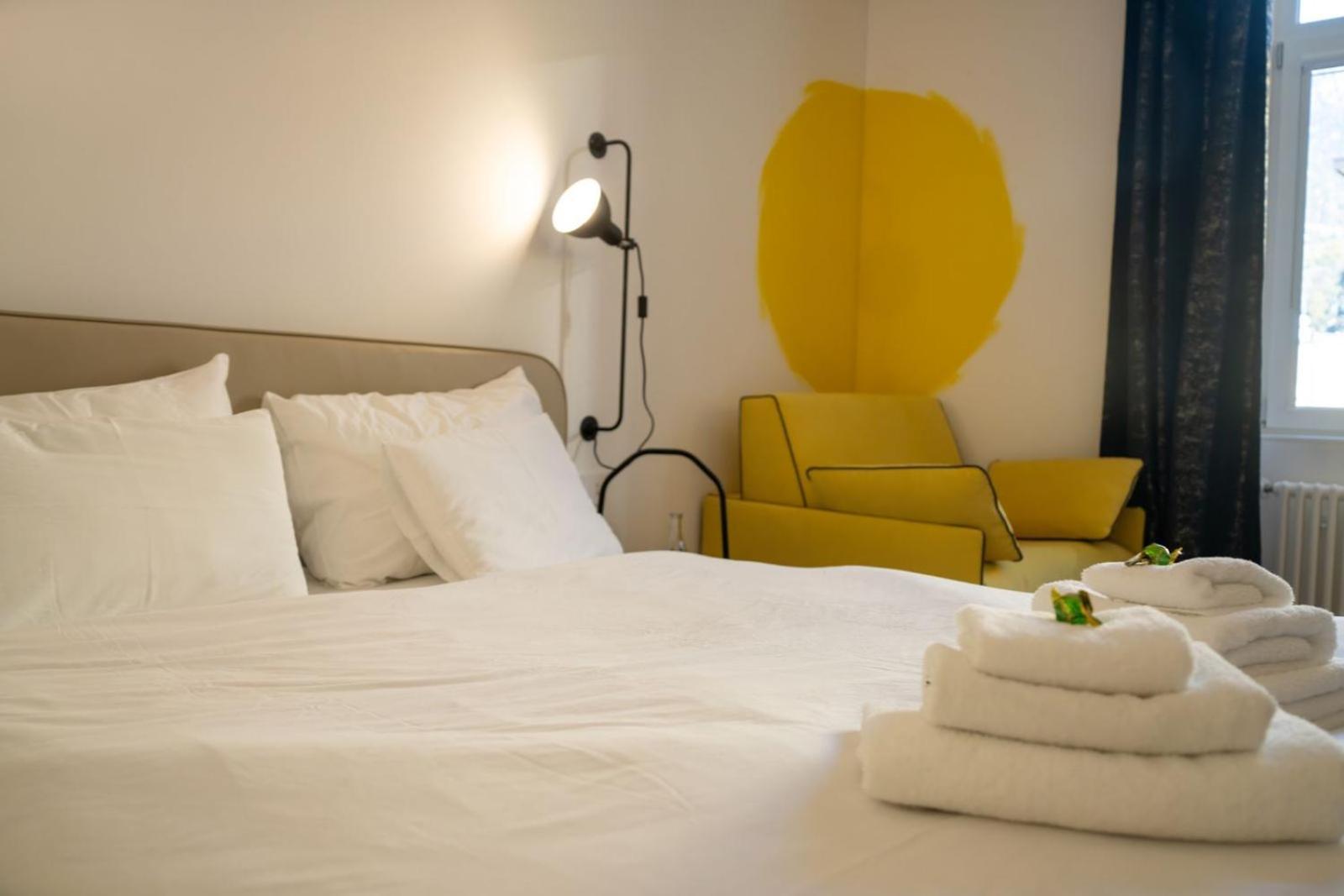 Guesthouse Diwine Merano Exteriér fotografie A bedroom at the hotel